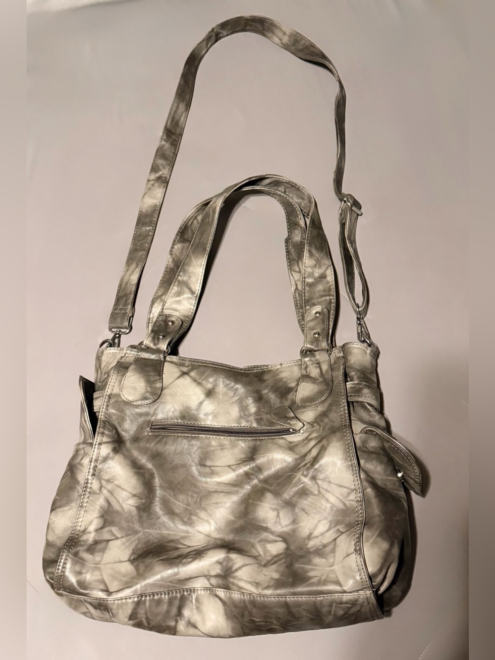 Angel Kiss Faux Leather Metallic Silver Shoulder Bag - Picture 3 of 13